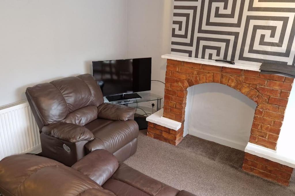 4 Bedroom Perfect Home For The Family Getaway Birmingham Bagian luar foto